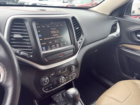 Used 2016 Jeep Cherokee Limited AWD/4WD image 21