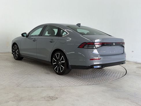 Used 2025 Honda Accord Touring image 3
