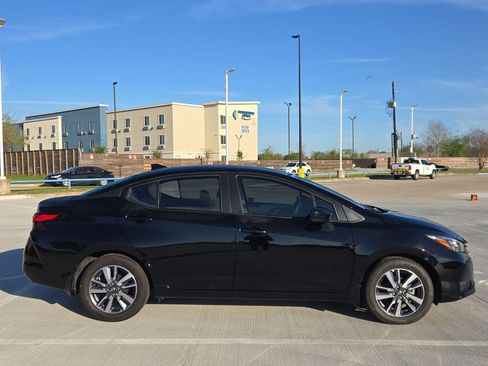 Used 2025 Nissan Versa SV w/ Trunk Package image 2
