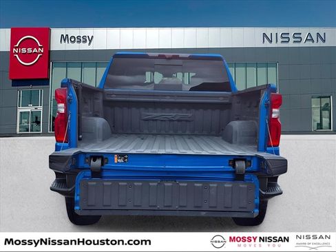 Used 2023 Chevrolet Silverado 1500 ZR2 w/ Technology Package image 8