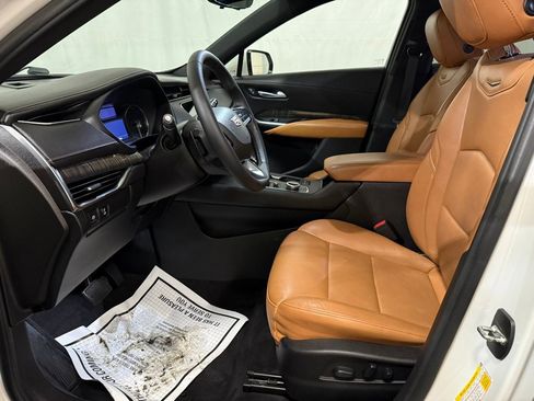 Used 2022 Cadillac XT4 Premium Luxury w/ Enhanced Visibility Package image 21