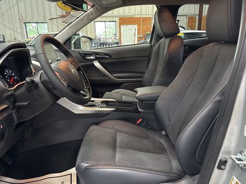 Used 2024 Mitsubishi Eclipse Cross SE AWD/4WD image 13