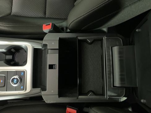 Used 2022 Ford Explorer XLT image 23