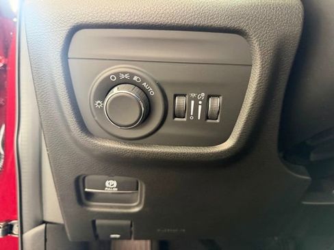 New 2026 Jeep Grand Cherokee Laredo AWD/4WD image 17