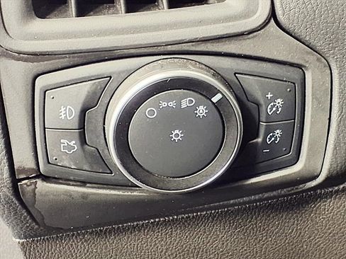 Used 2018 Ford Focus SEL image 17