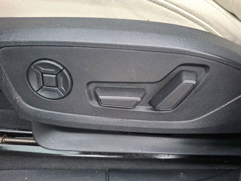 Used 2019 Audi Q3 2.0T Premium Plus w/ Premium Plus Package image 10