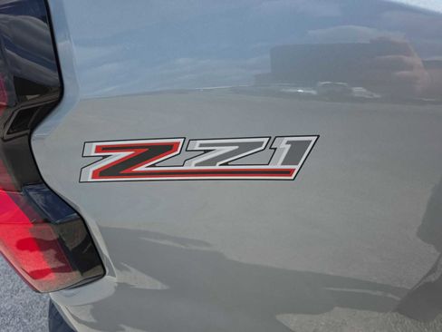Used 2023 Chevrolet Colorado Z71 w/ Z71 Convenience Package 2 image 10