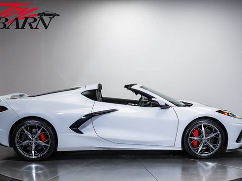 Used 2022 Chevrolet Corvette Stingray Preferred Cpe w/ Z51 Performance Package RWD image 6