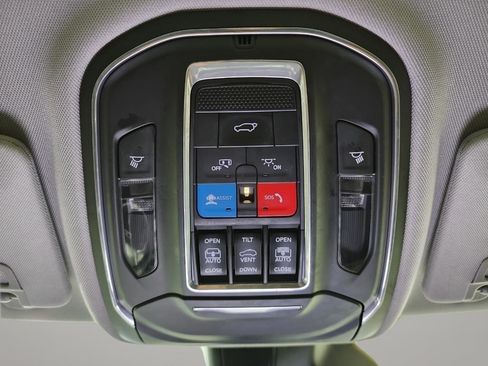 Used 2021 Jeep Grand Cherokee L Limited AWD/4WD image 13