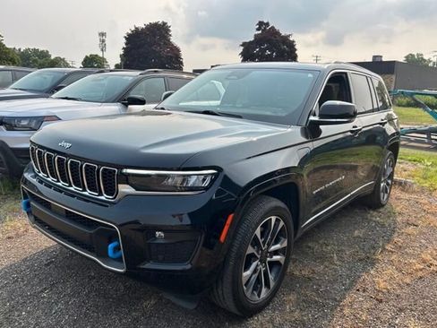 Used 2023 Jeep Grand Cherokee Overland AWD/4WD image 17