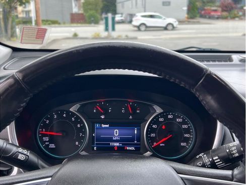 Used 2019 Chevrolet Equinox LT image 9