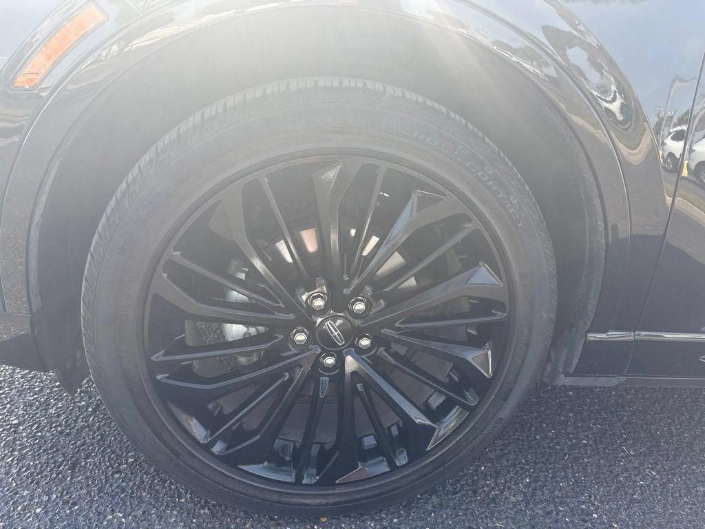 Certified 2024 Lincoln Corsair Reserve w/ Jet Appearance Package FWD image 12