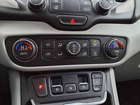 Used 2020 GMC Terrain SLT image 9