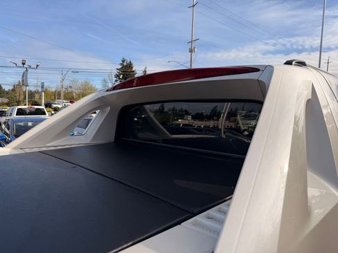 Used 2013 Chevrolet Avalanche LTZ image 35