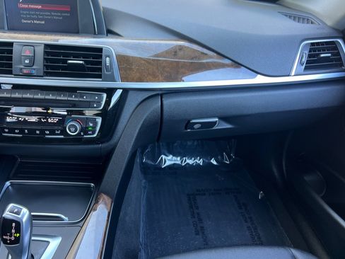 Used 2018 BMW 320i xDrive Sedan AWD/4WD image 29