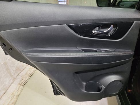 Used 2020 Nissan Rogue SL image 47