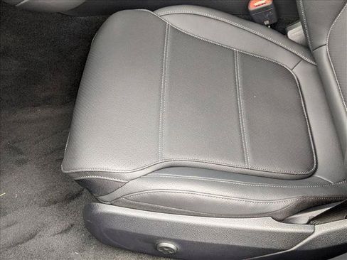 Used 2026 Mercedes-Benz C 300 4MATIC Sedan image 4