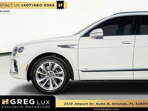 Used 2022 Bentley Bentayga AWD/4WD image 13