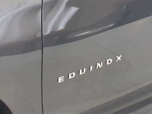 Used 2018 Chevrolet Equinox LT FWD image 16