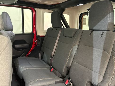 Used 2025 Jeep Wrangler Unlimited Sport AWD/4WD image 11