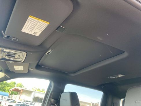 New 2026 GMC Sierra 3500 AT4 w/ LPO, Black Badging Package AWD/4WD image 18