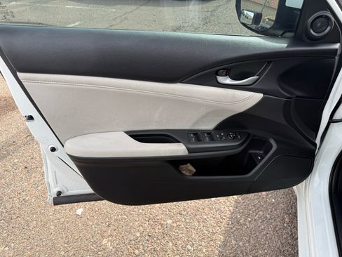 Used 2019 Honda Insight EX image 15