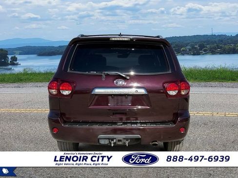 Used 2018 Toyota Sequoia Limited w/ Safety & Convenience Package image 4