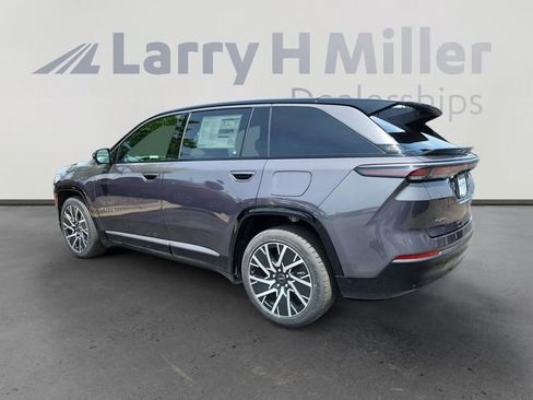 New 2025 Jeep Wagoneer S Limited image 3