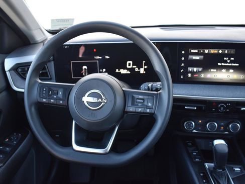 Certified 2025 Nissan Kicks SV image 19