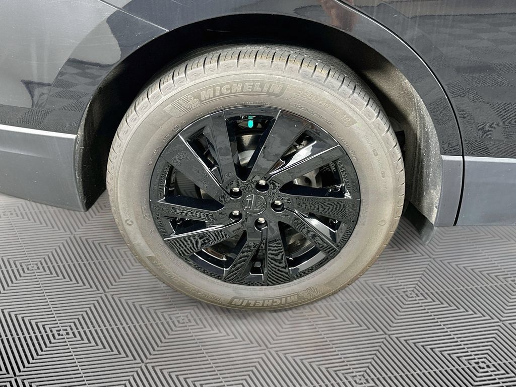 Used 2024 Chevrolet Equinox LT w/ LPO, Floor Liner Package FWD image 39