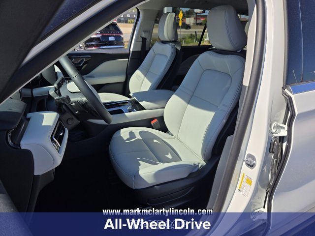 New 2027 Lincoln Aviator AWD image 8