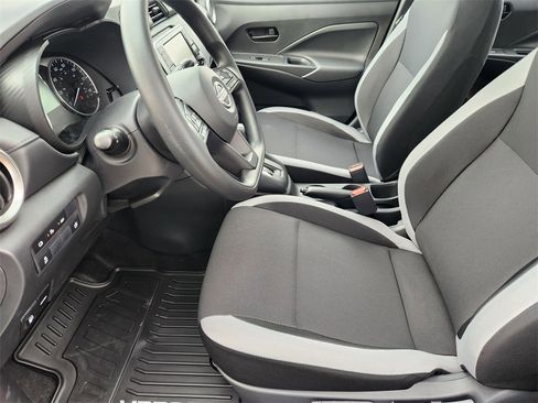 New 2025 Nissan Versa S image 9
