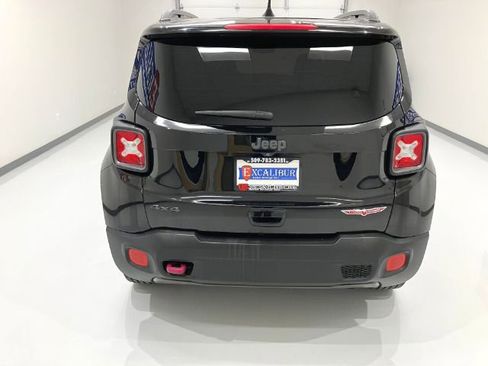 Used 2018 Jeep Renegade Trailhawk image 13
