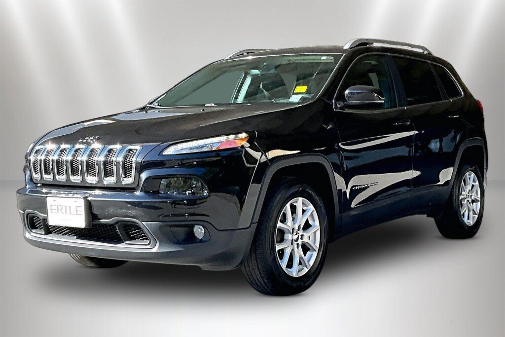 Used 2016 Jeep Cherokee Latitude w/ Safety/Convenience Group AWD/4WD image 3