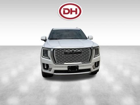 Used 2023 GMC Yukon XL Denali w/ Advanced Technology Package AWD/4WD image 2