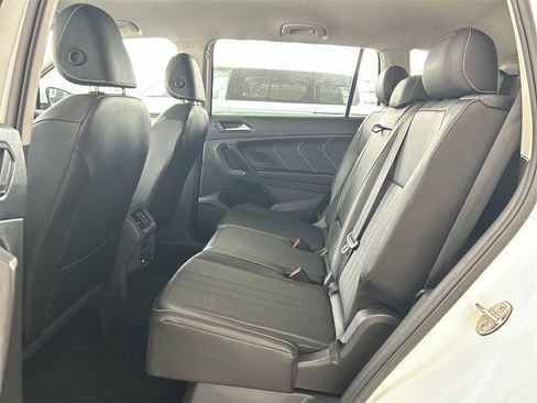 Certified 2022 Volkswagen Tiguan SE image 35