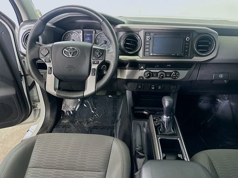 Used 2018 Toyota Tacoma SR5 image 17