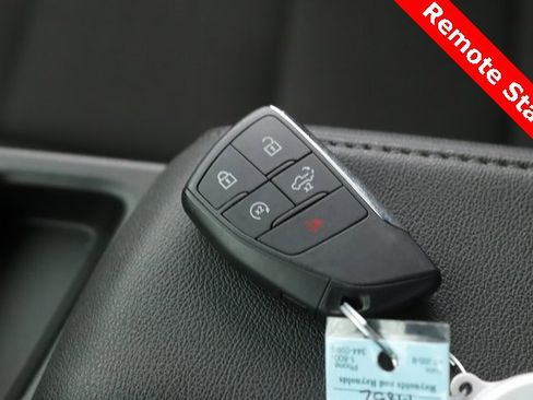 Used 2025 Chevrolet Silverado 1500 LT image 3