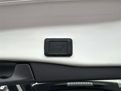 Used 2024 Toyota RAV4 XLE image 24