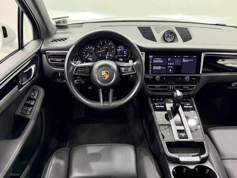 Certified 2024 Porsche Macan image 25