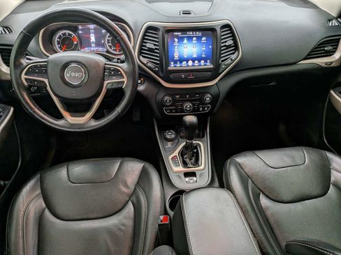 Used 2018 Jeep Cherokee Limited w/ Luxury Group image 16