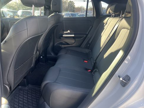 Used 2025 Mercedes-Benz GLA 250 image 33