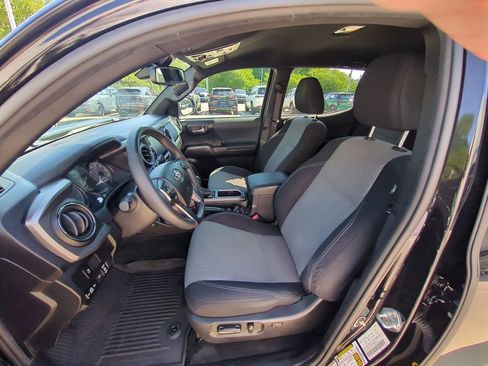 Used 2021 Toyota Tacoma TRD Off-Road AWD/4WD image 16