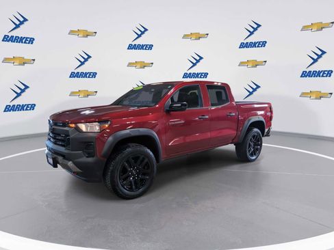 Used 2024 Chevrolet Colorado Trail Boss w/ Technology Package image 4