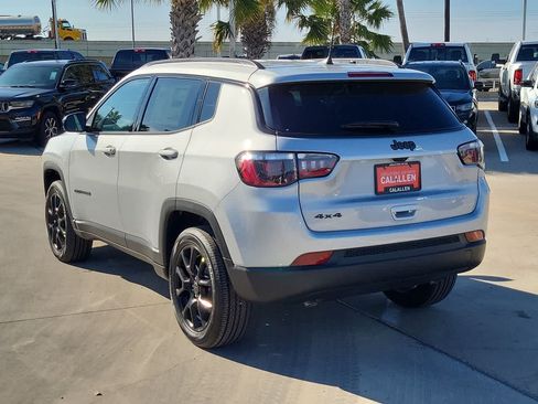 New 2026 Jeep Compass Latitude AWD/4WD image 12