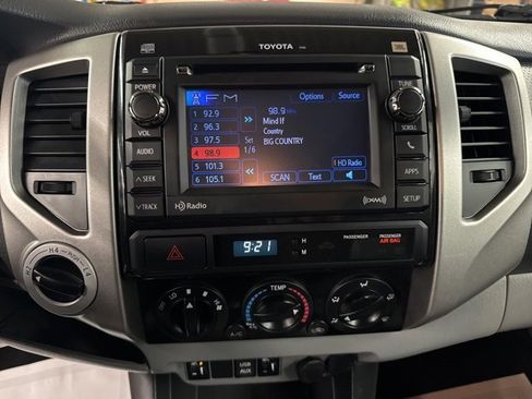 Used 2013 Toyota Tacoma Base image 14