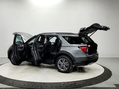 New 2026 Ford Explorer Active image 13