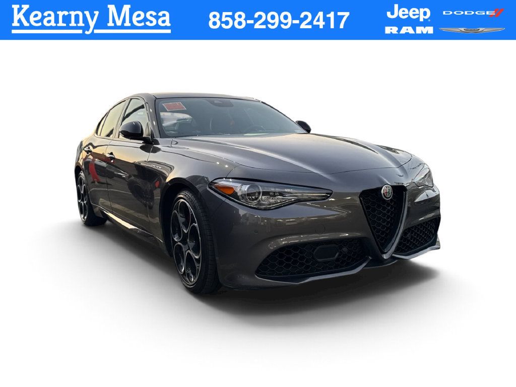 Used 2022 Alfa Romeo Giulia Veloce RWD image 1