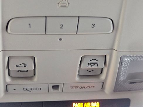 Used 2017 Cadillac XT5 Luxury w/ Driver Awareness Package image 28