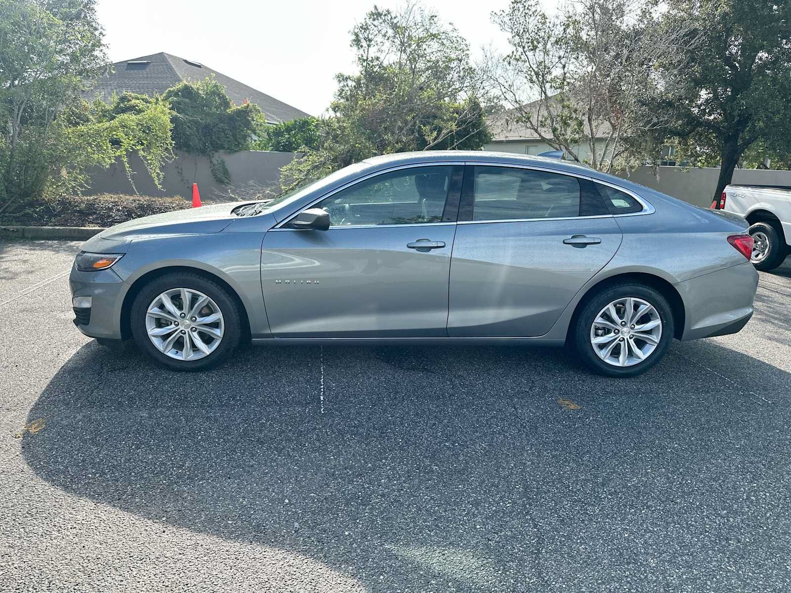 Certified 2025 Chevrolet Malibu LT FWD image 3